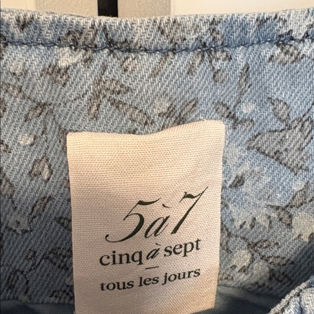 NWT [Cinq à Sept] Rowena Bouquet Floral Blue Denim Jean Button Vest Top Women’s - Picture 10 of 10